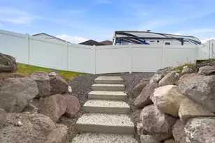 2323 E Patriot Dr, Eagle Mountain, UT 84005 - Photo 31