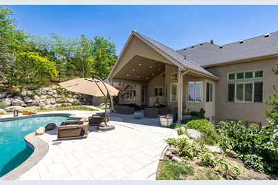 407 E Hidden Lake Dr, Bountiful, UT 84010 - Photo 17