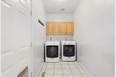 1542 N 2575 E, Layton, UT 84040 - Photo 9