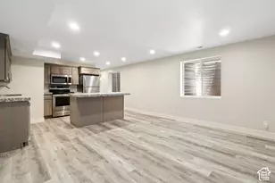 1542 N 2575 E, Layton, UT 84040 - Photo 47