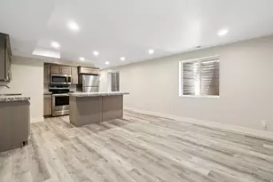1542 N 2575 E, Layton, UT 84040 - Photo 47