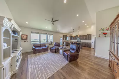 1204 E 250 S, Tremonton, UT 84337 - Photo 11