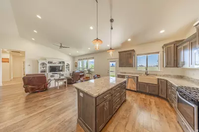 1204 E 250 S, Tremonton, UT 84337 - Photo 17