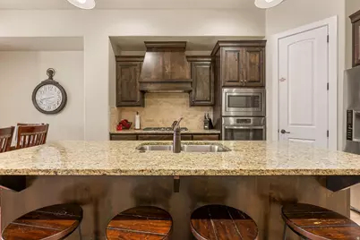 2073 N Coral Ridge Dr, Washington, UT 84780 - Photo 9