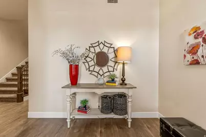 2073 N Coral Ridge Dr, Washington, UT 84780 - Photo 5