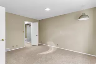 1579 E 5975 S, Salt Lake City, UT 84121 - Photo 17