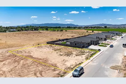 3793 W 925 St N #13, Cedar City, UT 84721 - Photo 5