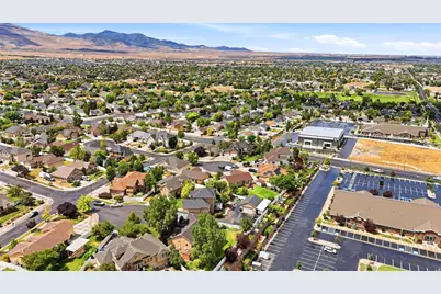 5668 W Tuscan Rose Cir S, Herriman, UT 84096 - Photo 9