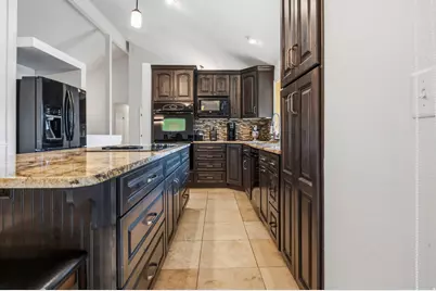 4129 W Donibristle Cir, South Jordan, UT 84009 - Photo 15