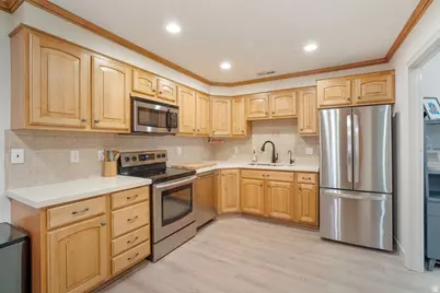 939 S Donner Way #101, Salt Lake City, UT 84108 - Photo 3