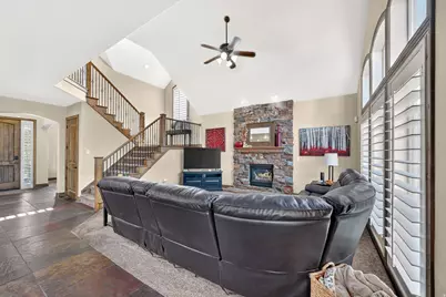 1043 E Mach Schnell Dr, Sandy, UT 84094 - Photo 13