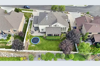 1043 E Mach Schnell Dr, Sandy, UT 84094 - Photo 3