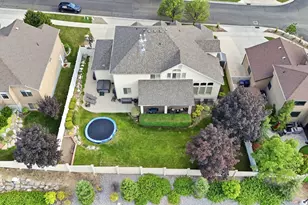 1043 E Mach Schnell Dr, Sandy, UT 84094 - Photo 3