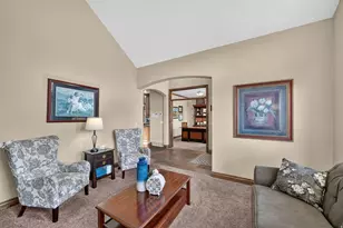 1043 E Mach Schnell Dr, Sandy, UT 84094 - Photo 9