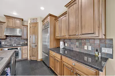 1043 E Mach Schnell Dr, Sandy, UT 84094 - Photo 15