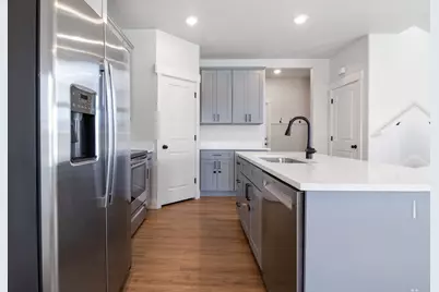 515 W Caroles Way #125, Tooele, UT 84074 - Photo 9