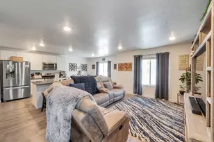 938 W Fox Ave, Santaquin, UT 84655 - Photo 3