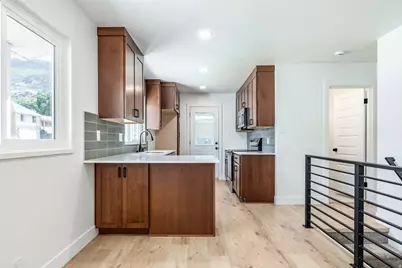 348 E 300 N, Centerville, UT 84014 - Photo 5
