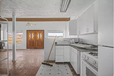 511 N Main St, Tropic, UT 84776 - Photo 21