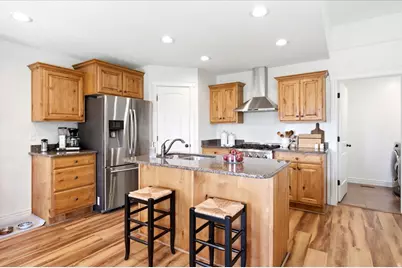 3613 W 100 S, Layton, UT 84041 - Photo 7