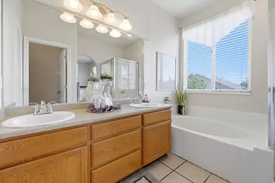 969 W Foxboro Dr S, North Salt Lake, UT 84054 - Photo 15