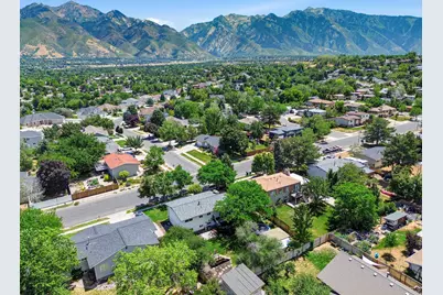 8054 S Boysenberry Dr, Sandy, UT 84093 - Photo 31