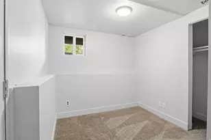 8054 S Boysenberry Dr, Sandy, UT 84093 - Photo 15