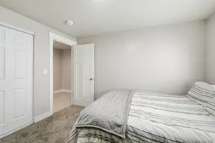 7127 N Hollow Crest Cir, Eagle Mountain, UT 84005 - Photo 17