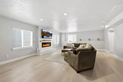 7127 N Hollow Crest Cir, Eagle Mountain, UT 84005 - Photo 15
