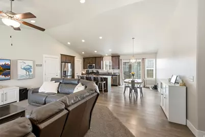 7127 N Hollow Crest Cir, Eagle Mountain, UT 84005 - Photo 5