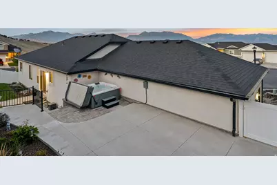7127 N Hollow Crest Cir, Eagle Mountain, UT 84005 - Photo 37