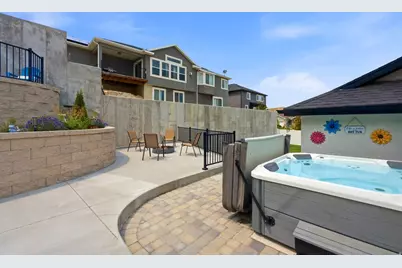 7127 N Hollow Crest Cir, Eagle Mountain, UT 84005 - Photo 23