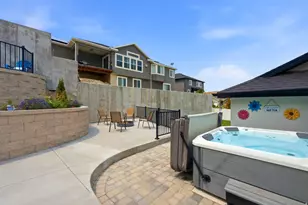 7127 N Hollow Crest Cir, Eagle Mountain, UT 84005 - Photo 23