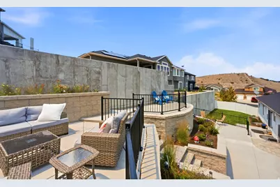 7127 N Hollow Crest Cir, Eagle Mountain, UT 84005 - Photo 29