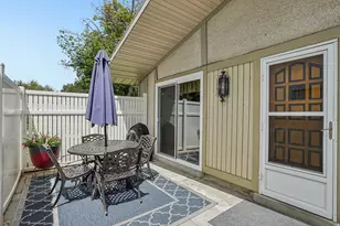 4861 S 1670 E, Holladay, UT 84117 - Photo 19