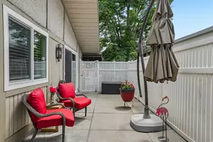 4861 S 1670 E, Holladay, UT 84117 - Photo 11