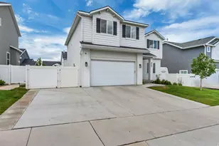 4557 E Golden Autumn Vw, Eagle Mountain, UT 84005 - Photo 3