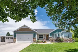 429 E 360 S, Hyrum, UT 84319 - Photo 1