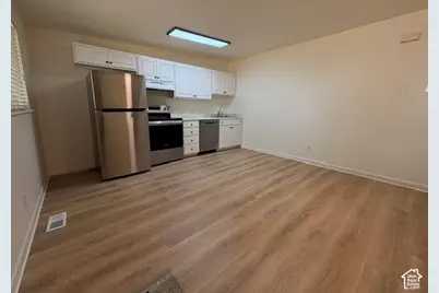 2066 E 3335 S, Salt Lake City, UT 84109 - Photo 3