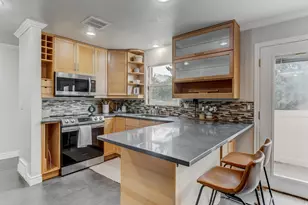 2242 E Grand Spruce Cove, Holladay, UT 84117 - Photo 7