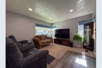 674 N 400 E, Price, UT 84501 - Photo 3