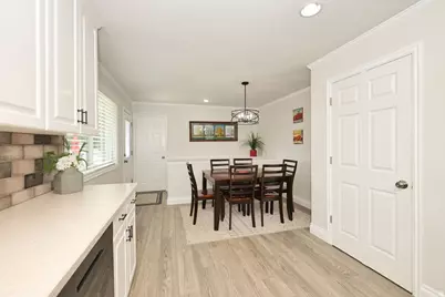 10318 S Silver Willow Dr, Sandy, UT 84070 - Photo 9