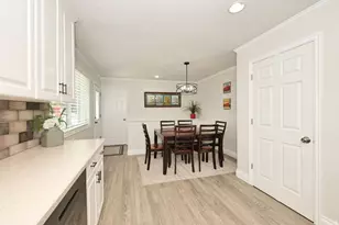 10318 S Silver Willow Dr, Sandy, UT 84070 - Photo 9