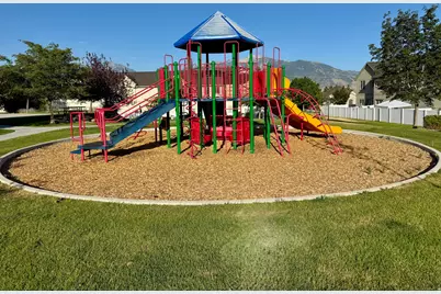 1538 W Wyngate Park Dr, South Jordan, UT 84095 - Photo 45