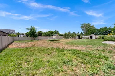 3233 W 1680 N, Clinton, UT 84015 - Photo 9