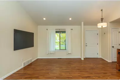 245 E 9500 S, Paradise, UT 84328 - Photo 5