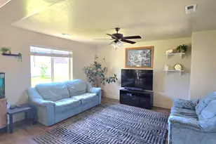 601 W 150 N, Springville, UT 84663 - Photo 3