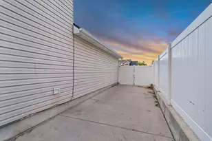 14088 S Coral Dawn Ln W, Herriman, UT 84096 - Photo 3