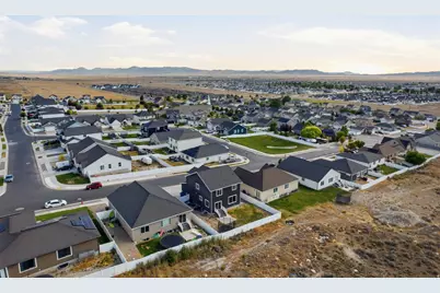 2789 E Clarkstone Dr, Eagle Mountain, UT 84005 - Photo 43