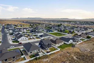 2789 E Clarkstone Dr, Eagle Mountain, UT 84005 - Photo 43